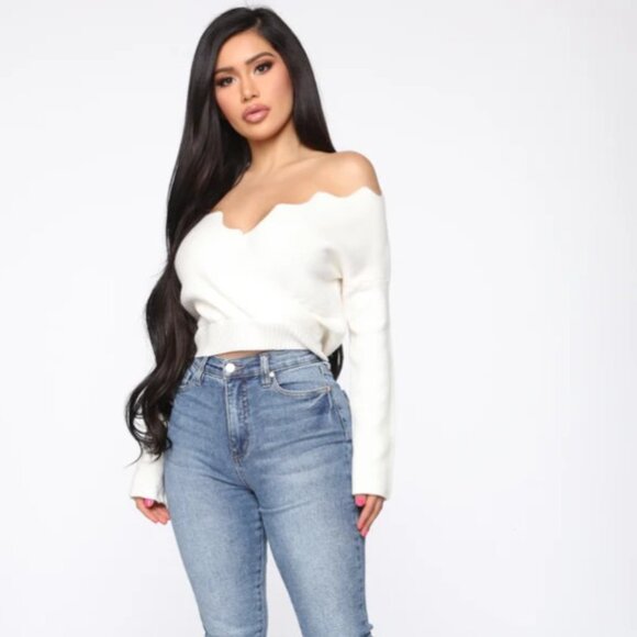 Fashion Nova Finding Love Ivory White Cropped Scallop Off Shoulder Sweat NWT 1X - Picture 2 of 3